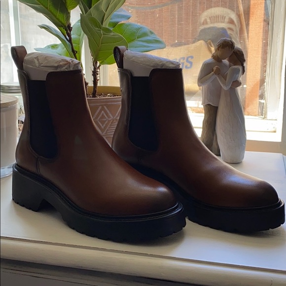 Steve Madden | Shoes | Chelsea Boots 